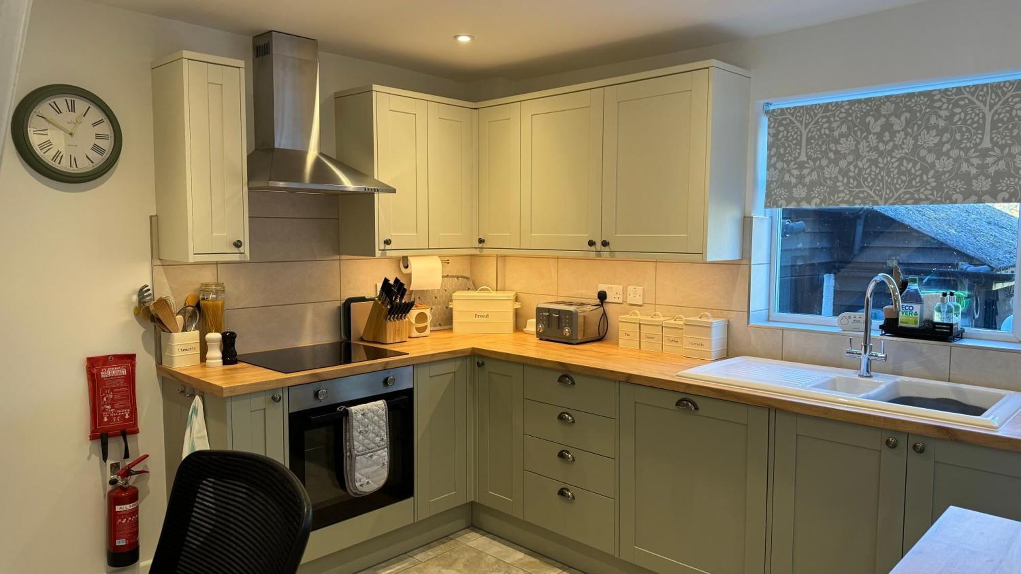 3 Bed Spa Cottage Southwater エクステリア 写真