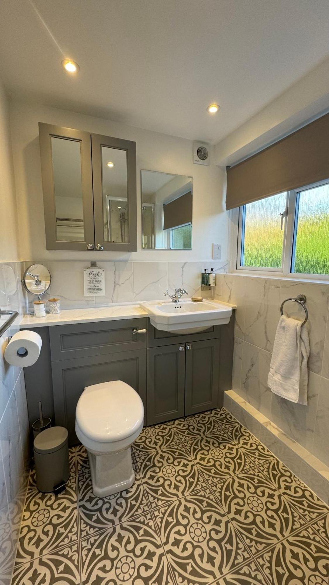 3 Bed Spa Cottage Southwater エクステリア 写真