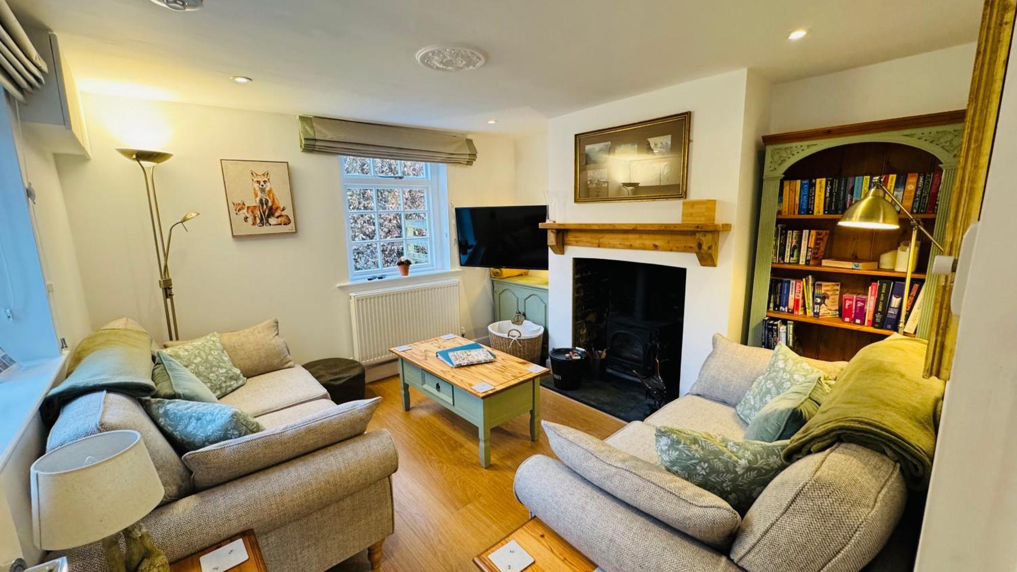 3 Bed Spa Cottage Southwater エクステリア 写真