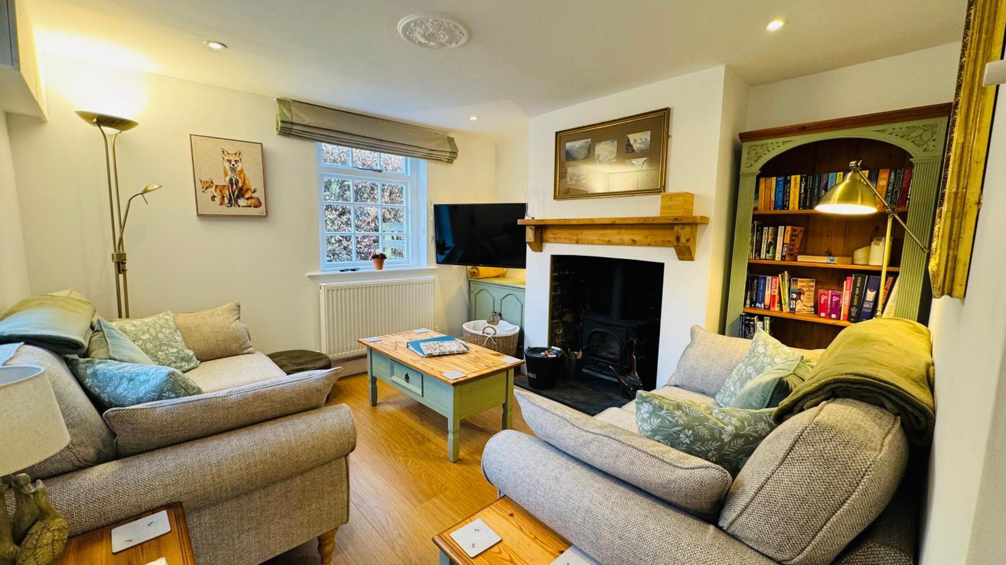3 Bed Spa Cottage Southwater エクステリア 写真