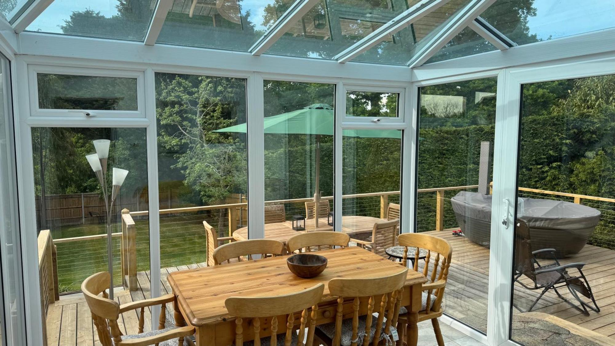 3 Bed Spa Cottage Southwater エクステリア 写真